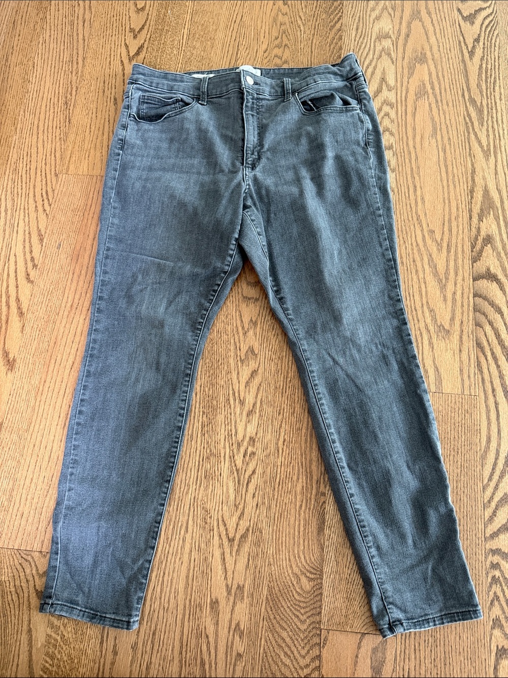 Women’s Gray High Rise Skinny Jeans